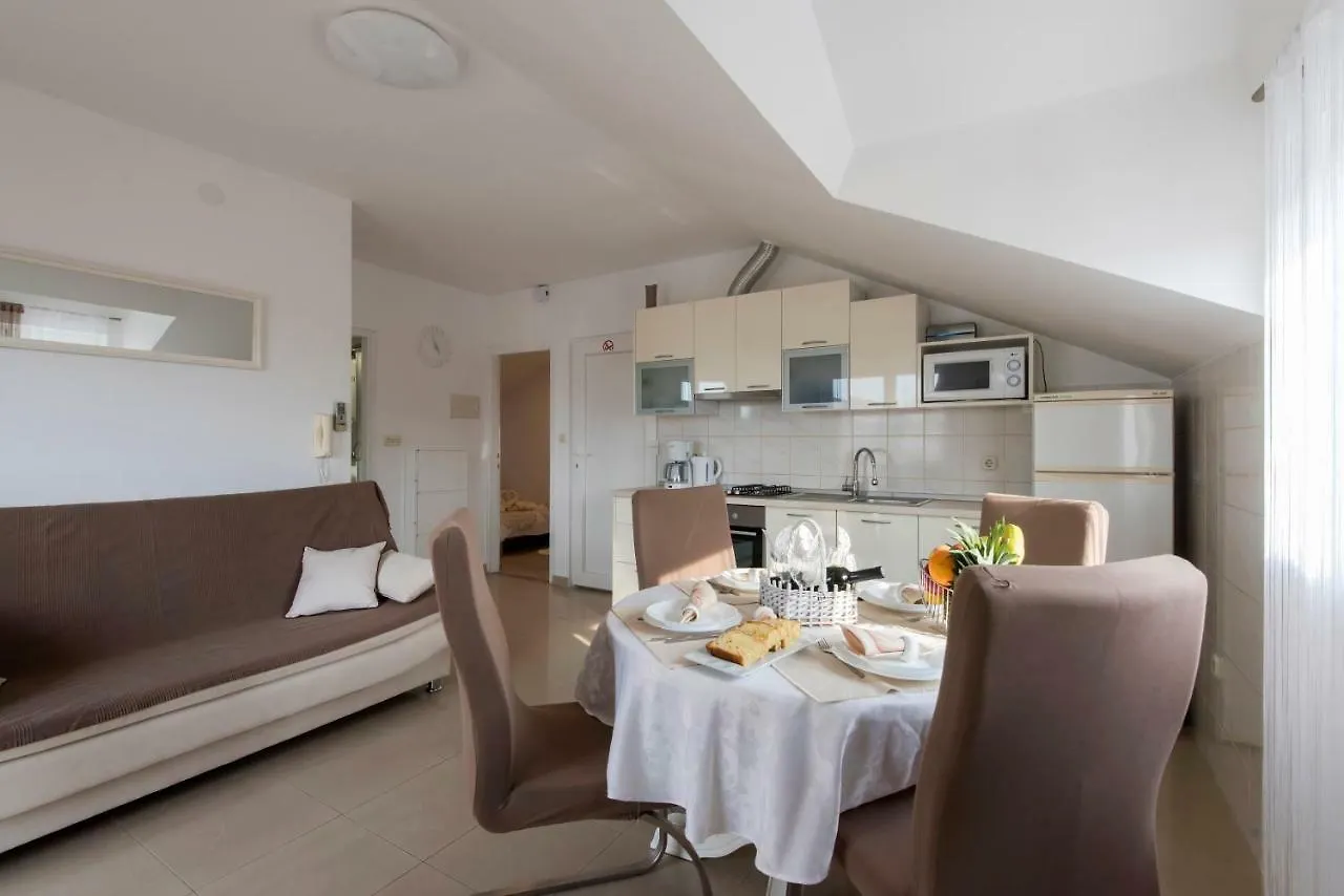 Apartments Batur Zadar 3*,